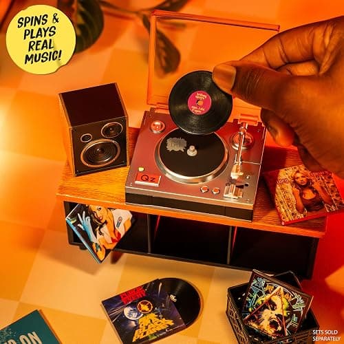 MGA's Miniverse Real Music Vinyl Mystery Blind Packaging, Mini Playable Records, 4 Vinyl Records per Pack, Sleeve & Keychain, Collectors, Gift, Britney Spears, Elton John, TLC thumbnail 2