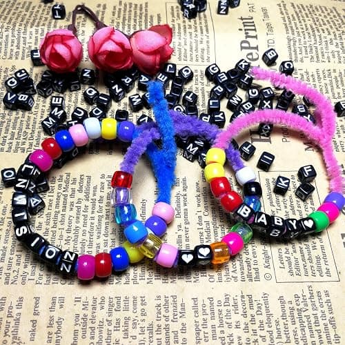 Amaney 810pcs Black Letter Beads 6x6mm Cube Acrylic Alphabet Beads and Cristal Line for Jewelry Making Bracelets Necklaces Key Chains thumbnail 4