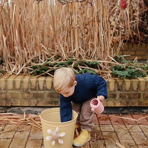 mushie Silicone Watering Can | Bath and Outdoor Play for Toddlers 10 Months+ (Vanilla Confetti) - Vanilla Confetti thumbnail 9