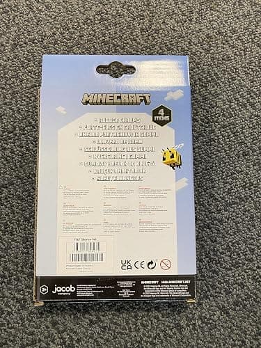 Minecraft Kids Keyrings and Silicone Wristband Set - Creeper Key Chain Set of 4, Collectables Gaming Gifts thumbnail 9