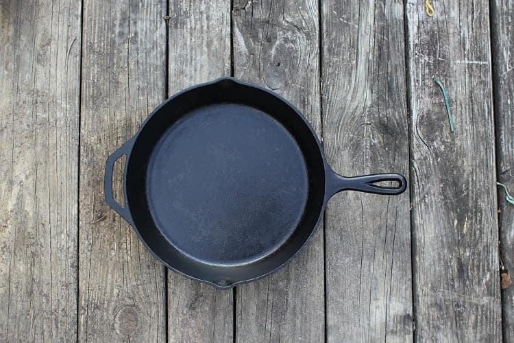 Lodge 12 Inch Cast Iron Pre-Seasoned Skillet – Signature Teardrop Handle - Use in the Oven, on the Stove, on the Grill, or Over a Campfire - Black thumbnail 2