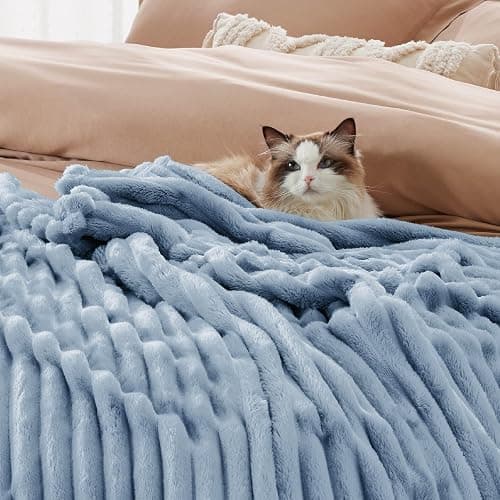 Bedsure Fluffy Fleece Blanket for Bed - Soft Cosy Warm Blankets, Soft Cute Double Size Throw Gifts for Women and Girls, Ashley Blue, 220x240 cm thumbnail 3