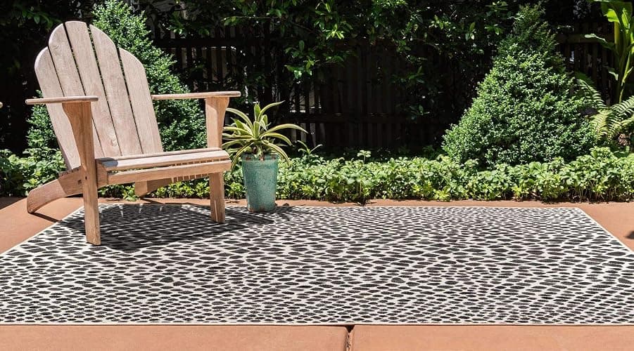 Unique Loom Outdoor Collection Area Rug - Cape Town (7' 10' x 10' Rectangle, Black/ Ivory) thumbnail 4