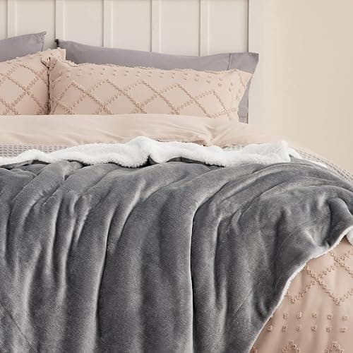 Bedsure Sherpa Fleece Throw Blanket - Fluffy Microfiber Solid Blankets for Bed and Couch Double/Twin Size, Silver Grey, 150x200cm thumbnail 5