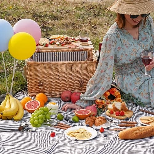 Panier de pique-nique en osier pour 4 ou 4 personnes - Kit de pique-nique en osier avec couverture, table portable en bambou pour le camping et les fêtes en plein air thumbnail 7