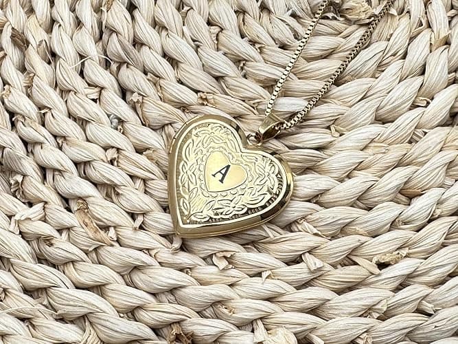 GOKING Love Heart Locket Necklace That Holds Pictures, Initial Alphabet A-Z Photo Lockets thumbnail 5