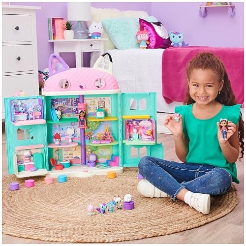 Gabby’s Dollhouse, Deluxe Figure Gift Set with 7 Toy Figures and Surprise Accessory, Kids Toys for Ages 3 and up thumbnail 2
