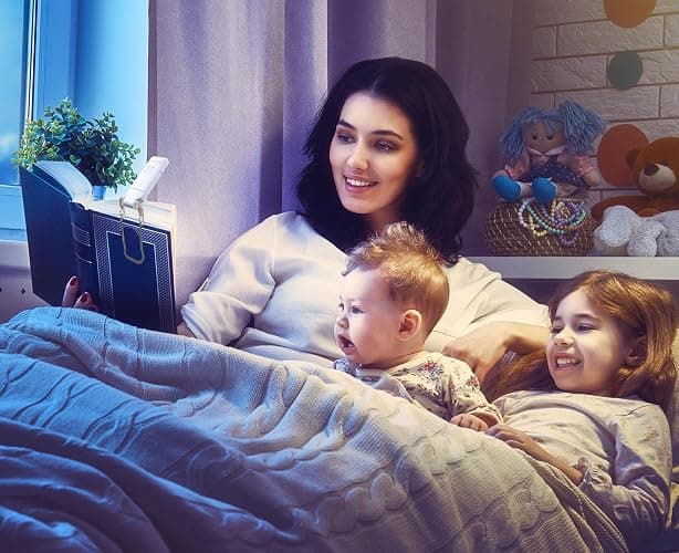 Firefly Rechargeable USB Booklight (50 lumens, 3 brightness settings provide a comfortable reading experience) thumbnail 7