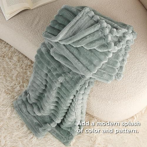 Bedsure Fleece Throw Blanket for Sofa - Fluffy Cosy Warm Blankets for Bed, Soft Cute Single Throw Gifts for Women and Girls, Sage Green, 130x170 cm thumbnail 5