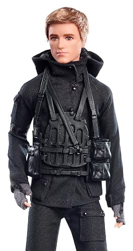 Barbie Collector The Hunger Games: Mockingjay Peeta Doll thumbnail 3
