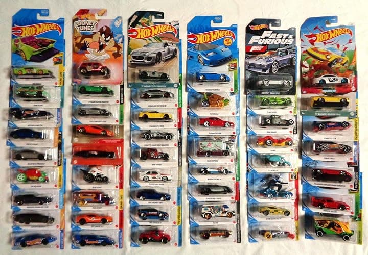Assortment lot of 50 Different Hotwheels diecast Cars and Trucks thumbnail 3