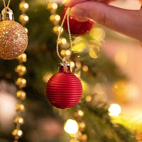 Valery Madelyn Weihnachtskugeln,49 stück Christbaumkugeln Weihnachtskugel mit Geschenkpaket, 3cm Weihnachtsbaumschmuck Christbaumschmuck mit Aufhänger,deko Weihnachten,Thema Rot Gold thumbnail 6