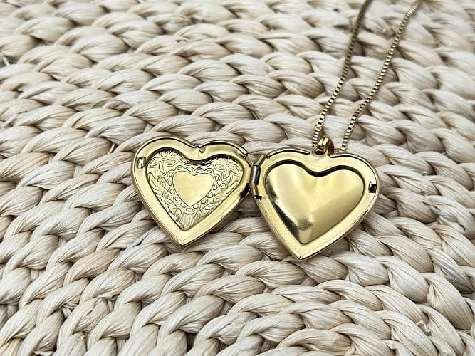 GOKING Love Heart Locket Necklace That Holds Pictures, Initial Alphabet A-Z Photo Lockets thumbnail 2