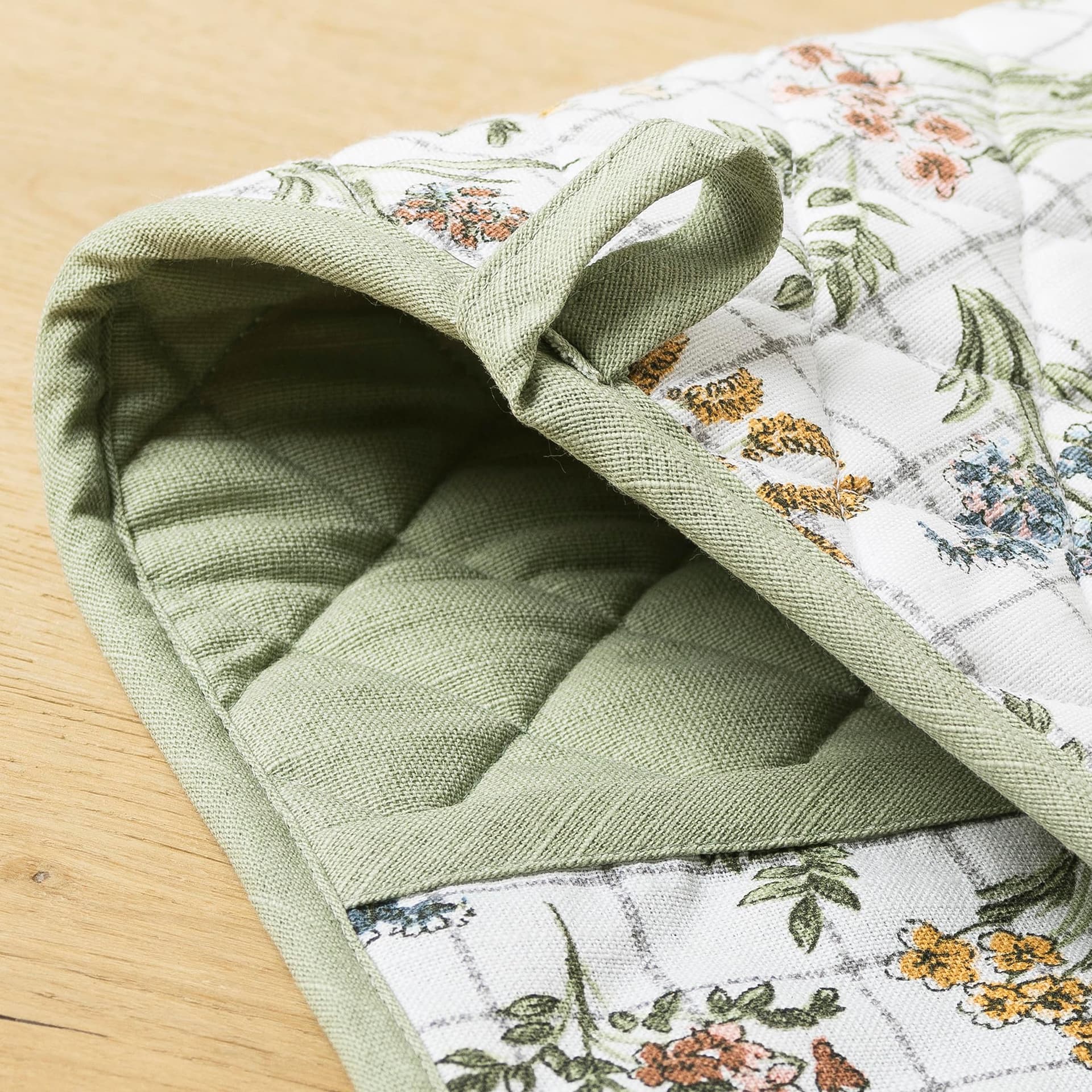 No. 918 Rhoda French Countryside Quilted Floral Print Double Oven Mitt, Sage Green thumbnail 3