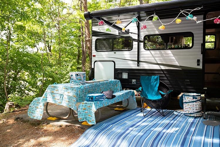 Camco Camper/RV Leveling Blocks - Features Stackable Interlocking Design & Includes Zippered Bag for RV Storage - Compatible w/Single Wheels, Dual Wheels, Tandem Axles & More - 16-Pack (44501) thumbnail 8
