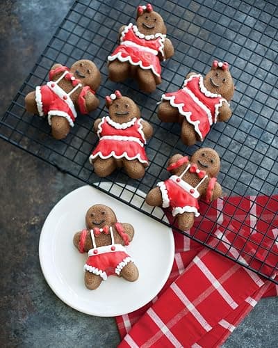 Nordic Ware Gingerbread Kids Cakelet Pan thumbnail 4