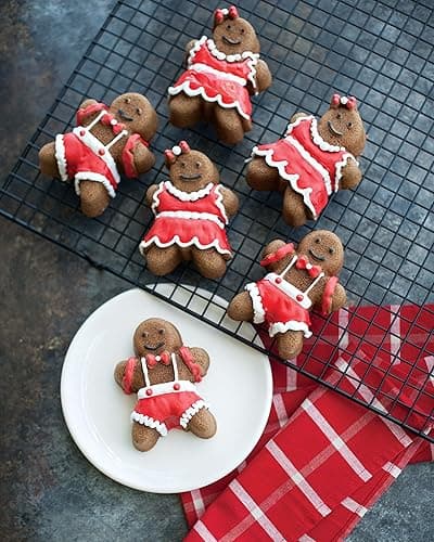 Nordic Ware Gingerbread Kids Cakelet Pan thumbnail 5