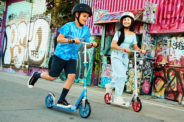Razor A5 Lux Kick Scooter for Kids Ages 8+ - 8" Urethane Wheels, Anodized Finish Featuring Bold Colors and Graphics, for Riders up to 220 lbs thumbnail 9