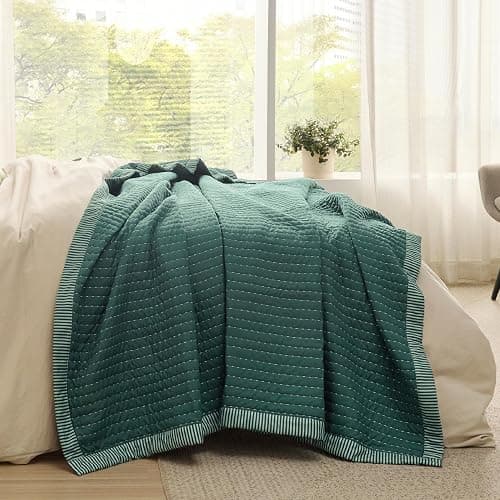 Bedsure Dark Green Quilts King Size - King Quilt Bedding Set Bedspread Coverlet, Lightweight Corduroy Pattern Bedspread, 3-Piece Set with 106"x96" Coverlet & 2 Pillow Shams, All-Season Soft Microfiber thumbnail 4