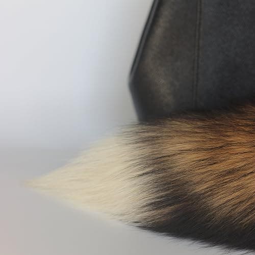 Chunxiao Luxe Fox Fur Tail Keychain - Fashion Accessory with Gold Clasp thumbnail 5