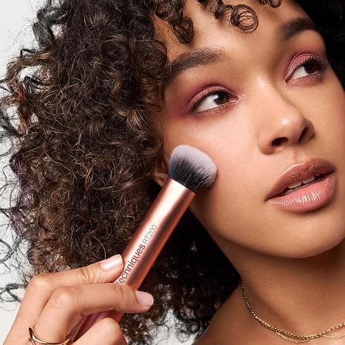 Real Techniques 6 Piece Everyday Essentials Makeup Brush Set, Includes 4 Brushes & 2 Makeup Sponges for Foundation, Blush, Bronzer, Contour, Eyeshadow & Powder, Travel Gift Set, Cruelty-Free & Vegan thumbnail 10