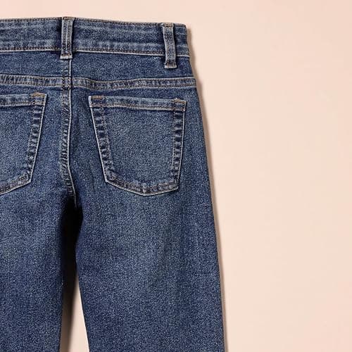 Amazon Essentials Boys' Regular Straight-Fit Jeans thumbnail 5