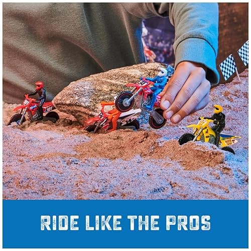 Supercross, Authentic 5-Pack of 1:24 Scale Die-Cast Motorcycles with Rider Figure, Toy Moto Bike for Kids and Collectors Ages 3 and up thumbnail 4