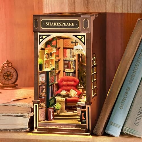 Rolife Book Nook Kit Maison Miniature à Construire DIY Maquette Adulte avec LED Lumières Décoration de Bibliothèque Livre Salon Booknook Puzzle 3D Bois Serre-Livres Diorama Idée Cadeau Femme (TGB07) - Image 1