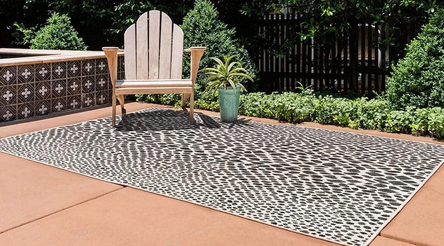 Unique Loom Outdoor Collection Area Rug - Cape Town (7' 10' x 10' Rectangle, Black/ Ivory) thumbnail 3