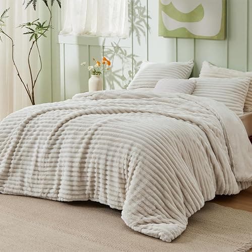 Bedsure Fluffy Comforter Set Full Size - Super Soft Faux Fur Bed Set Linen, Warm Plush Fleece Winter Bedding, 3 Pieces, 1 Shaggy Fuzzy All Seasons Full Size Comforter with 2 Pillowcases thumbnail 2