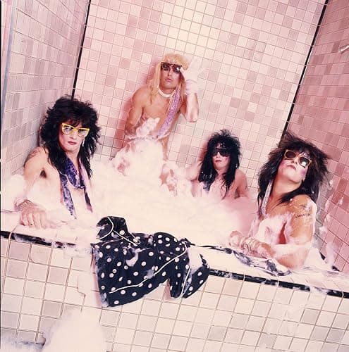 The Dirt: Confessions of the World's Most Notorious Rock Band thumbnail 8