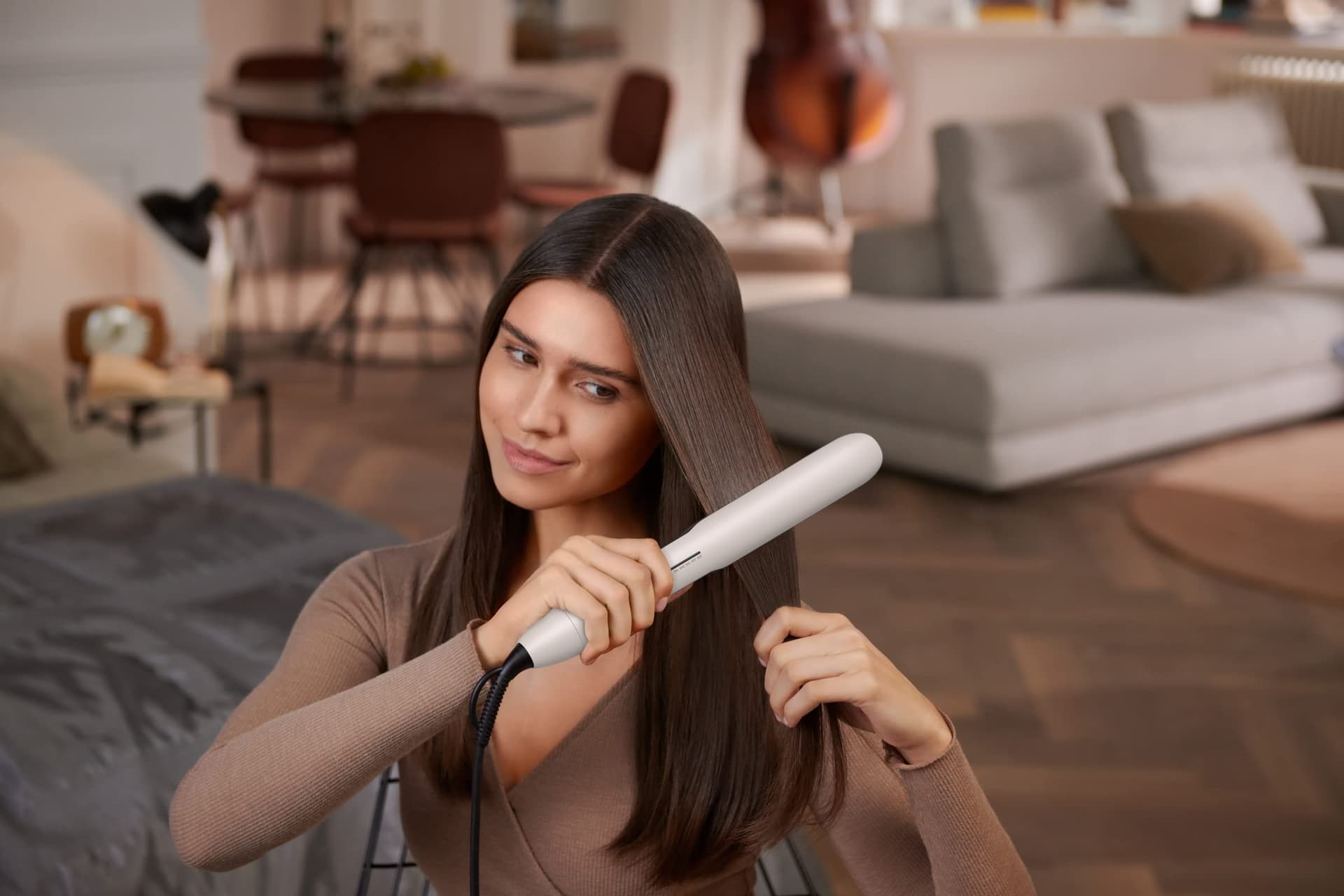 Philips 5000 Series Straightener, ThermoShield Technology, 50% Faster Straightening with Ionic Care, Argan Oil Infused Floating Plates, Temperature Display, BHS510/50, Pearl Peach thumbnail 4
