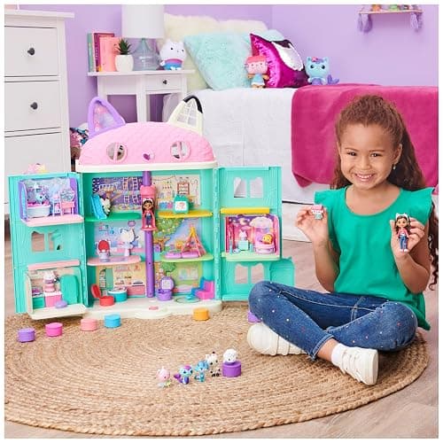 Gabby’s Dollhouse, Deluxe Figure Gift Set with 7 Toy Figures and Surprise Accessory, Kids’ Toys for Ages 3 and above thumbnail 2