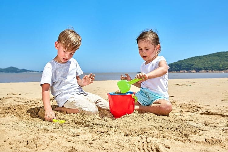 Hape Beach Basics Sand Toy Set Including Bucket Sifter, Rake, and Shovel Toys| Sand Toy Playset for Toddlers 18M+ thumbnail 4
