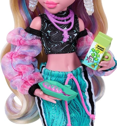 Monster High Doll, Lagoona Blue in Crop Top and Sporty Maxi Skirt with Pet Fish Neptuna and 7 Accessories Like Shell Sunglasses, Snack and Purse thumbnail 4