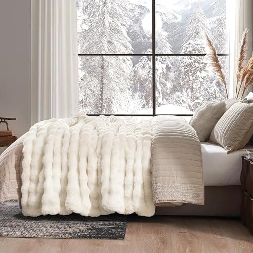 Amélie Home Faux Fur Throw Blanket for Couch, Fuzzy Soft Plush Thick Bubble Blanket for Sofa Bedroom Living Room, 50"x60" Inches, Cream White thumbnail 3