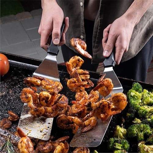 Blackstone® Pro 22-Piece Griddle Tool Kit 5179 | Blackstone® Spatula, Tongs, Apron, Bastin Dome, Squeeze Bottles, & Griddle Cleanup Accessories thumbnail 3