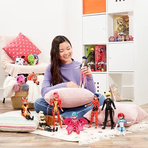 BANDAI Miraculous: Tales of Ladybug & Cat Noir - Marinette 26cm Fashion Doll with Accessories thumbnail 8