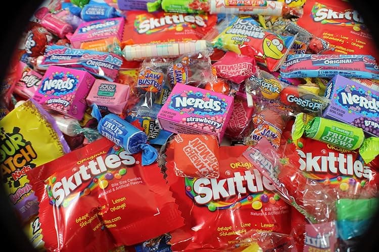 Ultimate Assorted Candy Party Mix - 2 LB Bag - Mega Variety Bulk Assortment - Individually Wrapped Candy - Queen Jax - Variety Pack thumbnail 4