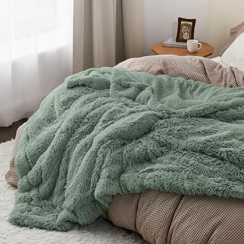 Bedsure GentleSoft Fluffy Sage Green King Size Blanket for Bed, Thick Soft Sherpa Faux Fur Fleece Bedding Fuzzy Plush Winter Warm Heavy Big Large King Blanket, Cozy Green Gifts for Men Women, 108x90 thumbnail 6