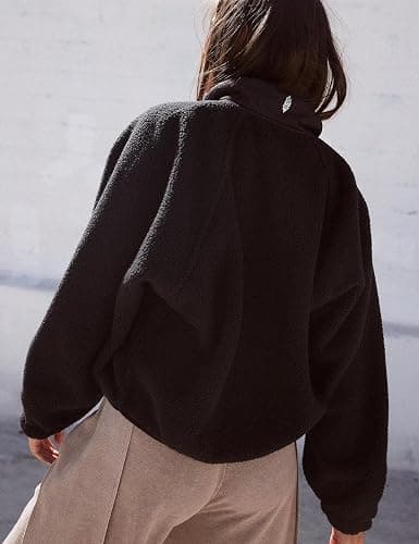 Vimyig Lightweight Cropped Fuzzy Fleece Jacket for Women Winter Warm Sherpa Jackets Coat Outerwear with Pockets thumbnail 3