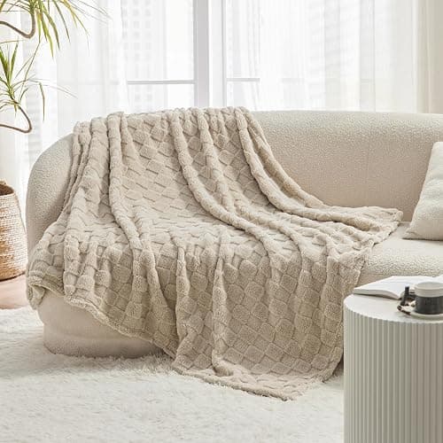 Bedsure Brown Throw Blankets for Couch - Soft Cozy Cute Plush Checkered Fleece Bed Blanket for Girls Women, Warm Thick Fluffy Fuzzy Gift, Fall Living Room Home Decor, 50x60 thumbnail 8