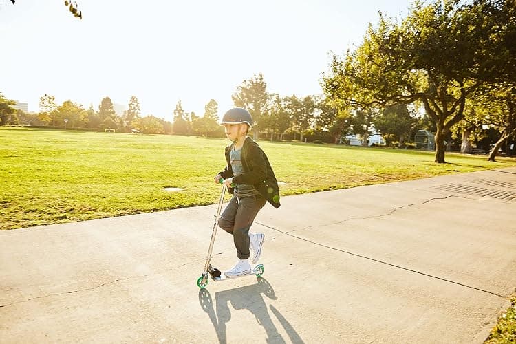 Razor A Kick Scooter for Kids - Lightweight, Foldable, Aluminum Frame, and Adjustable Handlebars thumbnail 8