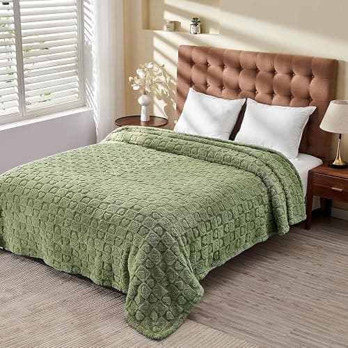 FY FIBER HOUSE Throw Blankets with Heart Checkered,Soft Warm Blankets for Lover Mom Father Gifts,Washable Lightweight Fuzzy Blanket for Couch Sofa Bed Office All Season(Sage Green,50"x60") thumbnail 2