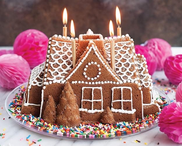 Nordic Ware Gingerbread House Bundt Pan thumbnail 7