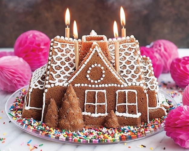 Nordic Ware Gingerbread House Bundt Pan thumbnail 8