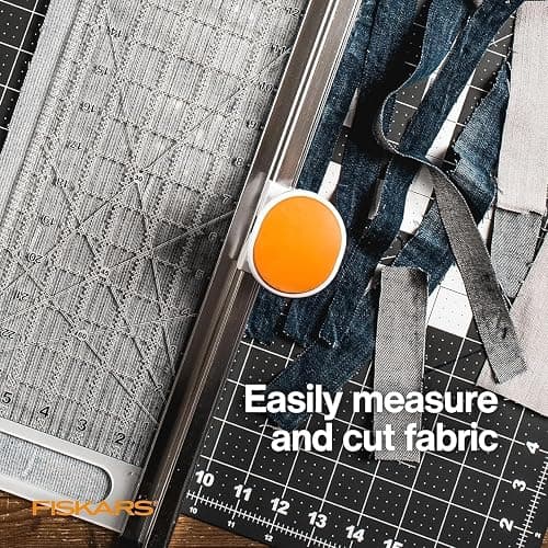 Fiskars Rotary Cutter and Ruler thumbnail 4