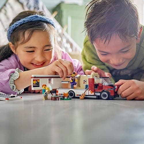 LEGO City Abenteuer-Wohnmobil - Wohnwagen Spielzeug für Jungen und Mädchen ab 6 Jahren - Inkl. 3 Minifiguren und Camping Zubehör - Geschenkidee zum Geburtstag und für die Feiertage 60454 thumbnail 2