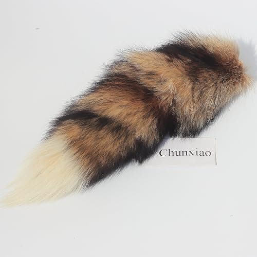 Chunxiao Luxe Fox Fur Tail Keychain - Fashion Accessory with Gold Clasp thumbnail 2