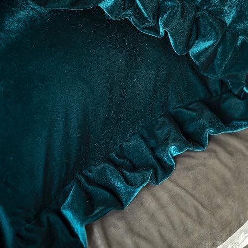 GLORY SEASON Velvet Throw Pillow Cover Soft Decorative Luxurious Solid Square Cushion Case for Sofa Couch Bedroom Farmhouse,Pack of 2, 18 x 18 Inches, Malachite Green thumbnail 5